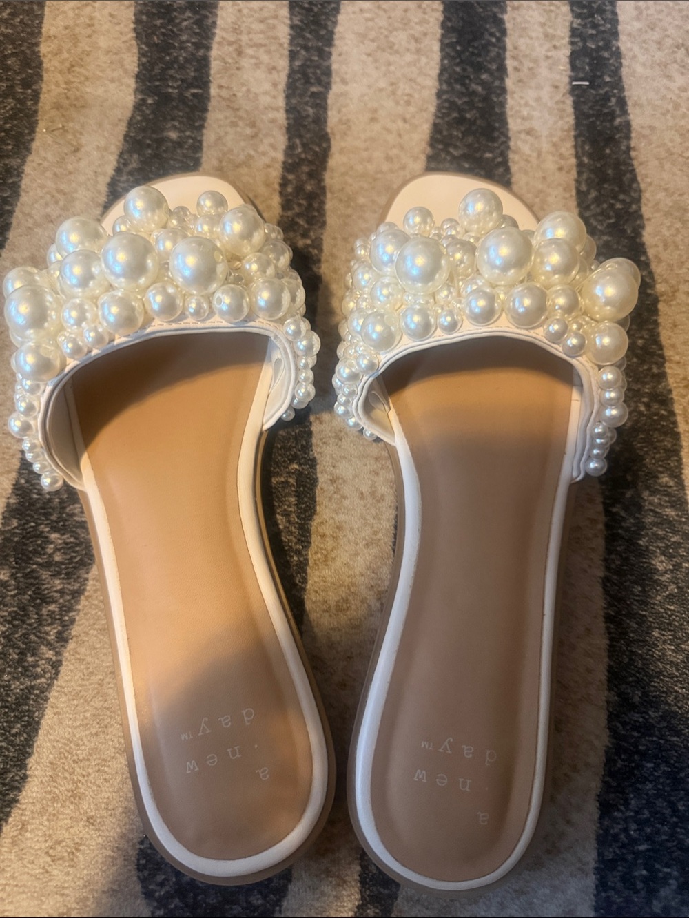 Beautiful Pearl Sandals!